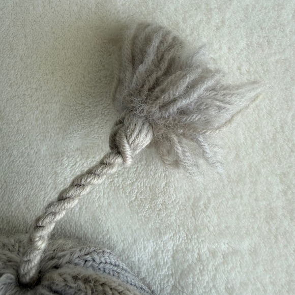 Turtle Fur Beanie Hat with Tassle Gray Black Wool Yarn Fleece Lining Gorpe - Picture 3 of 10